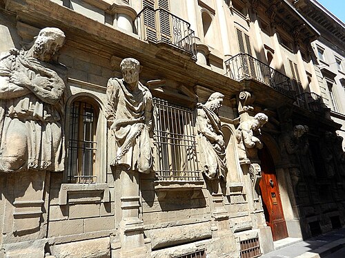 Casa degli Omenoni