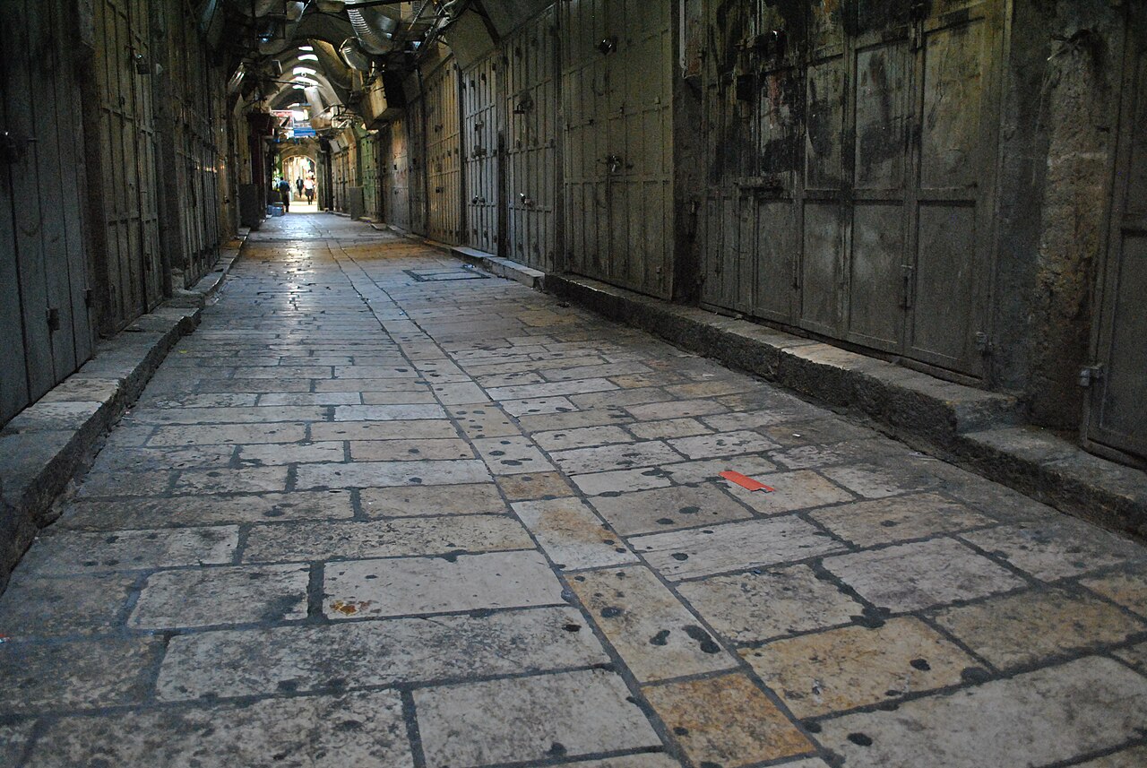 صورة Middle market