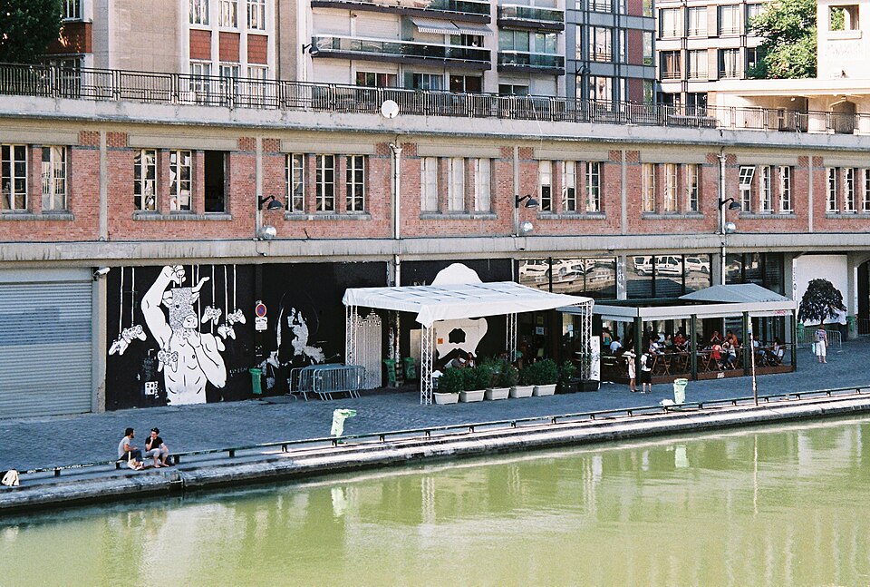A photograph of Point Éphémère