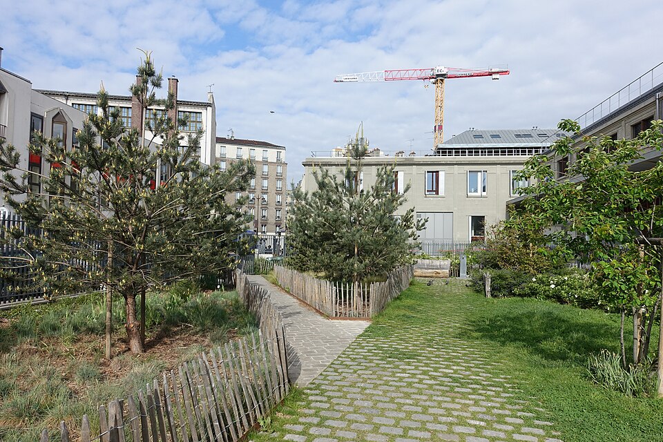A photograph of Square Françoise-Hélène-Jourda