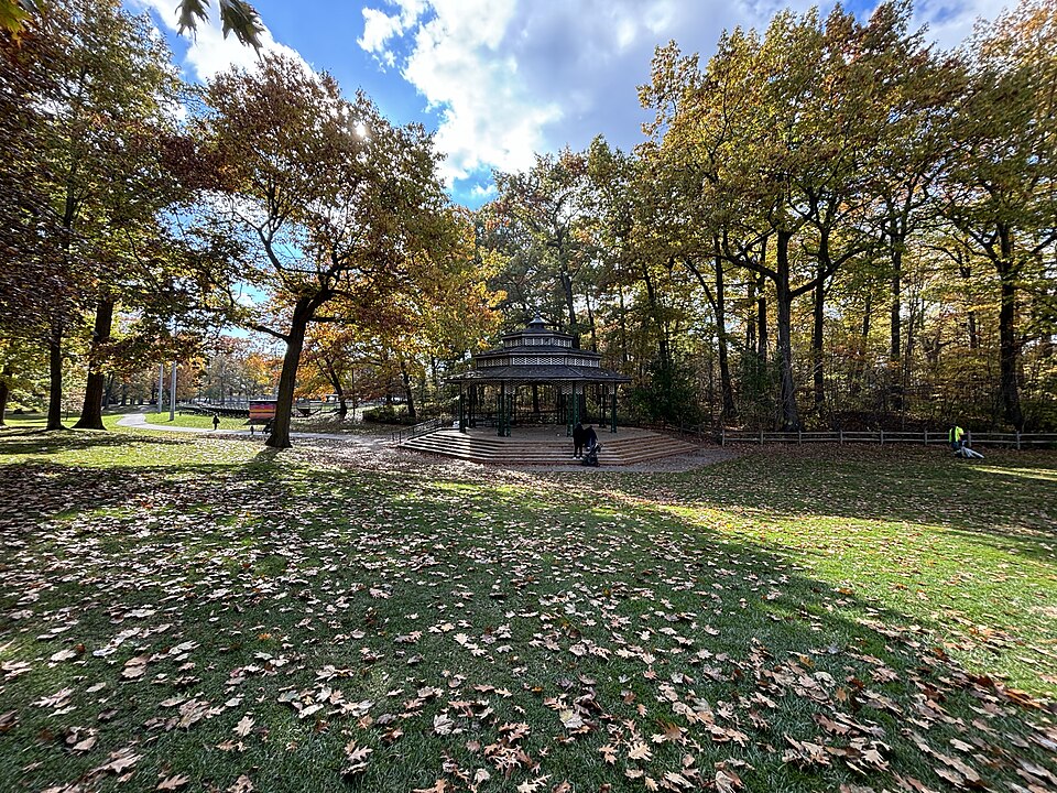 A photograph of Kew Gardens