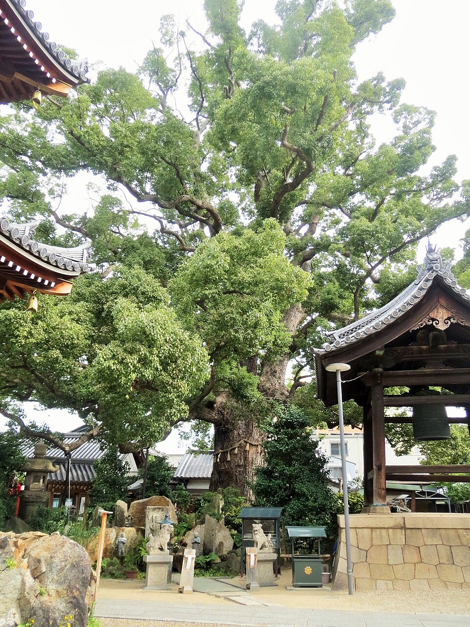 A photograph of Hōraku-ji Temple