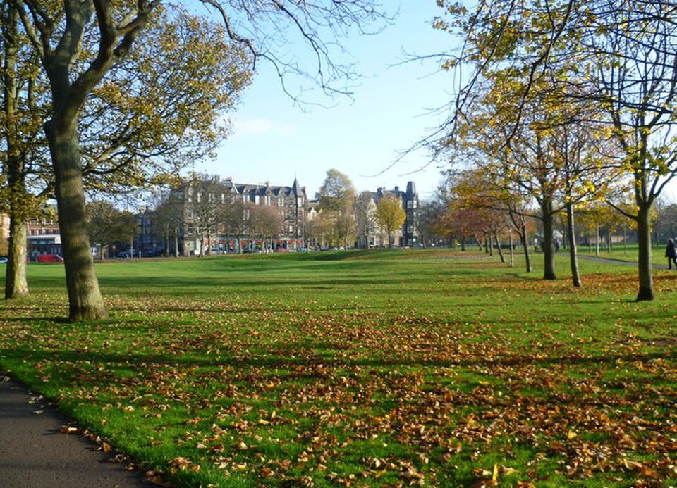 A photograph of Bruntsfield Links