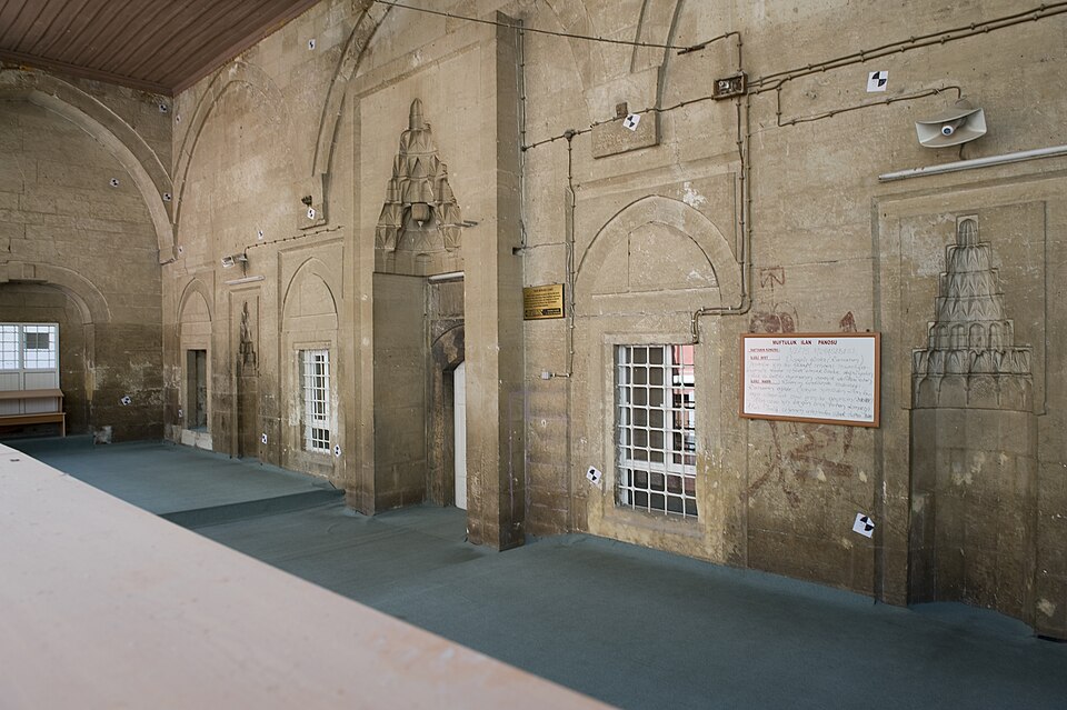 A photograph of Merkez Yeni Cami