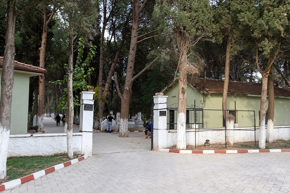 A photograph of Su Yolu Mezarlığı