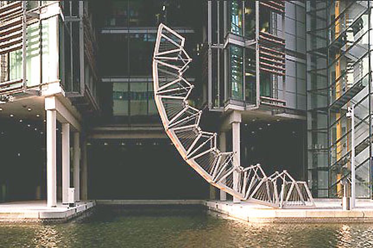 The Rolling Bridge の写真