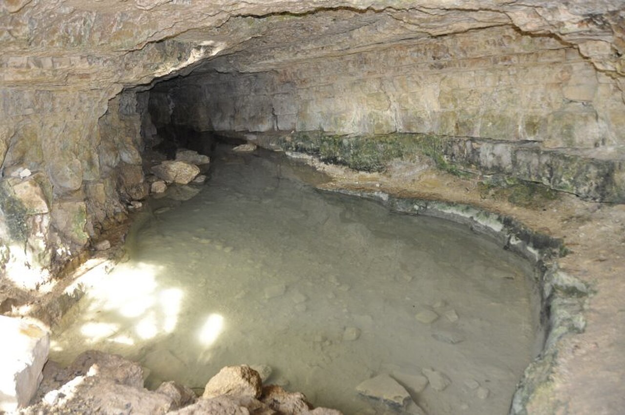 A photograph of עין ספיר