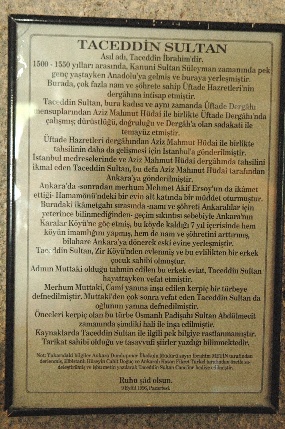 A photograph of Sultan Camii