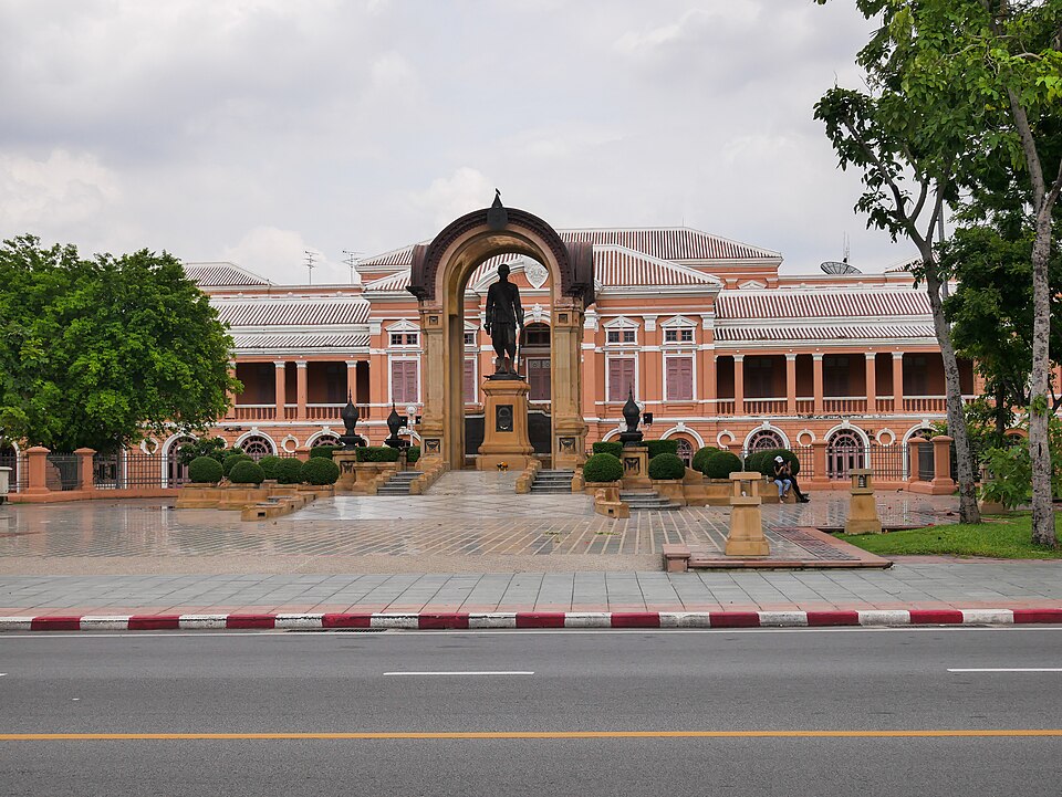 A photograph of Saranrom Palace