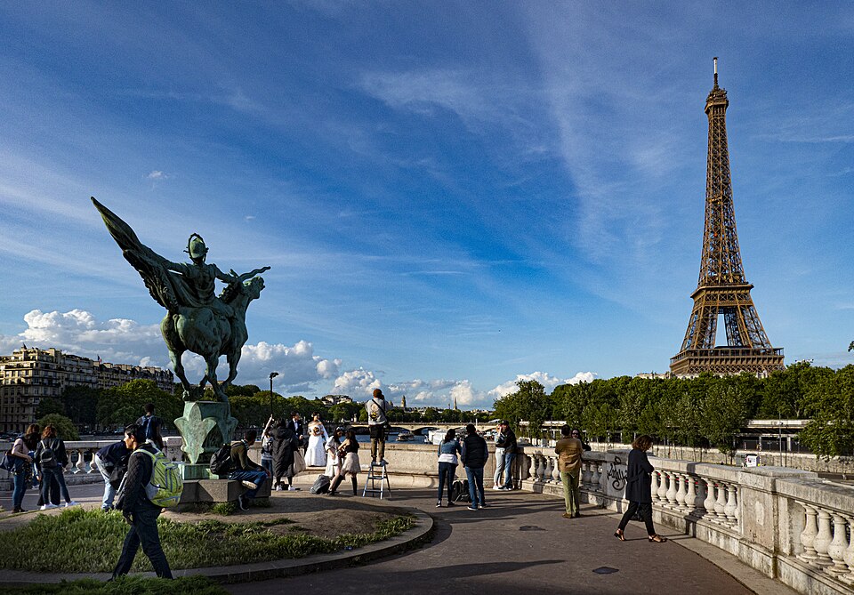 A photograph of La France renaissante