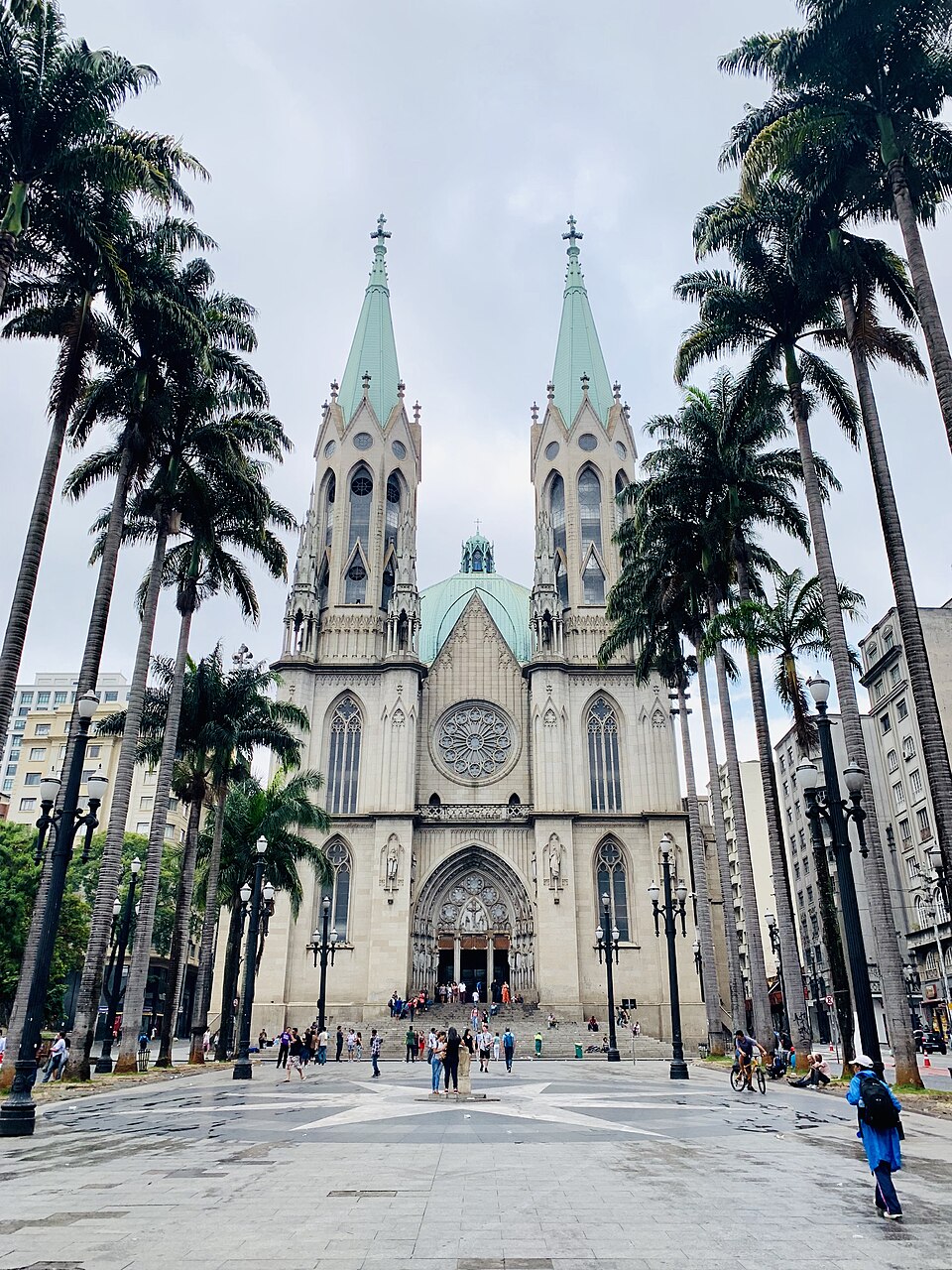 A photograph of São Paulo Cathedral