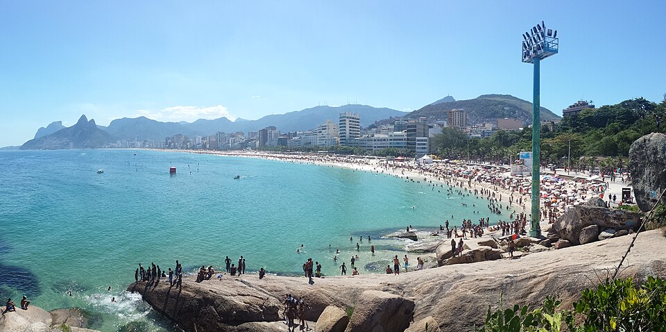 A photograph of Pedra do Arpoador