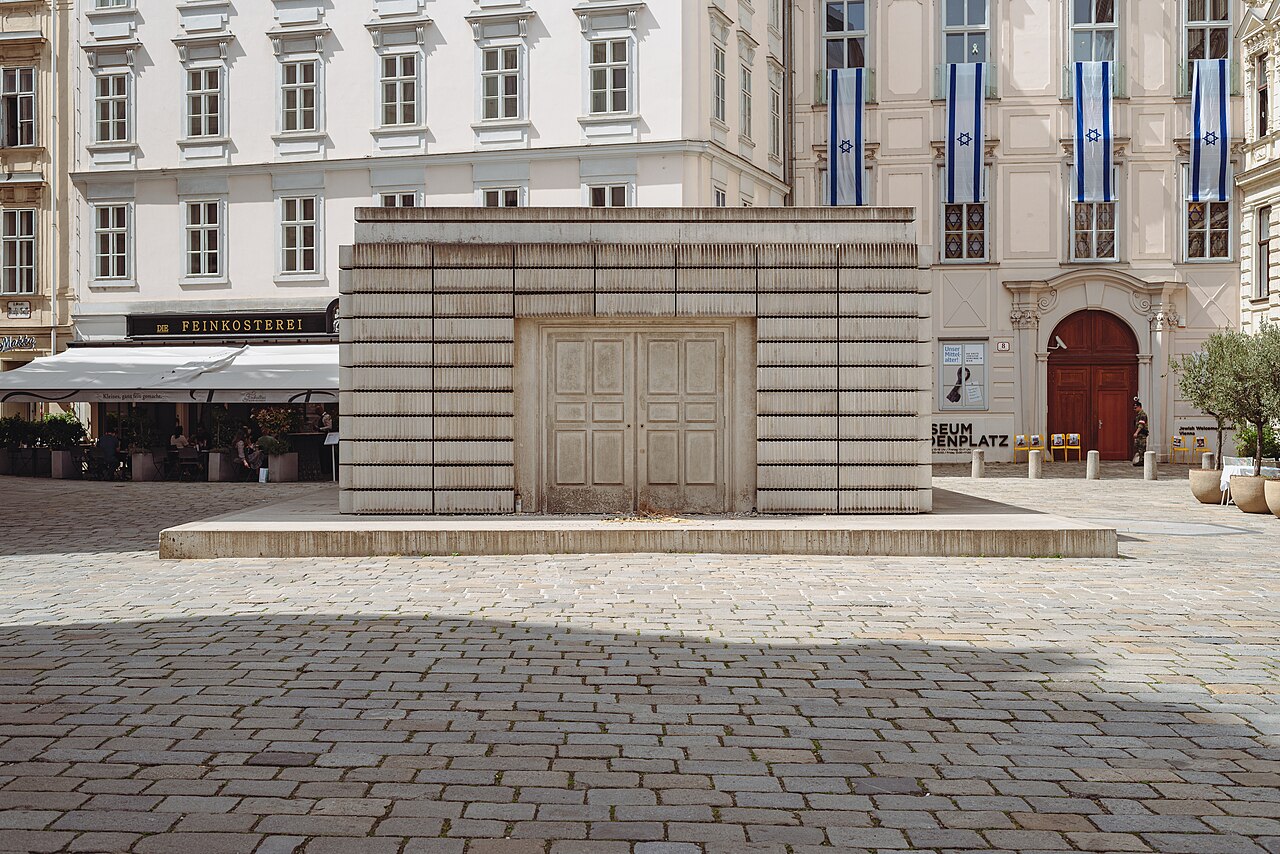 Judenplatz Holocaust Memorial fotoğrafı