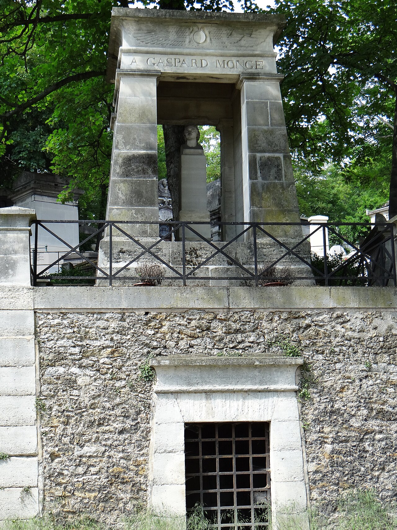 Gaspard Monge's mausoleum fotoğrafı