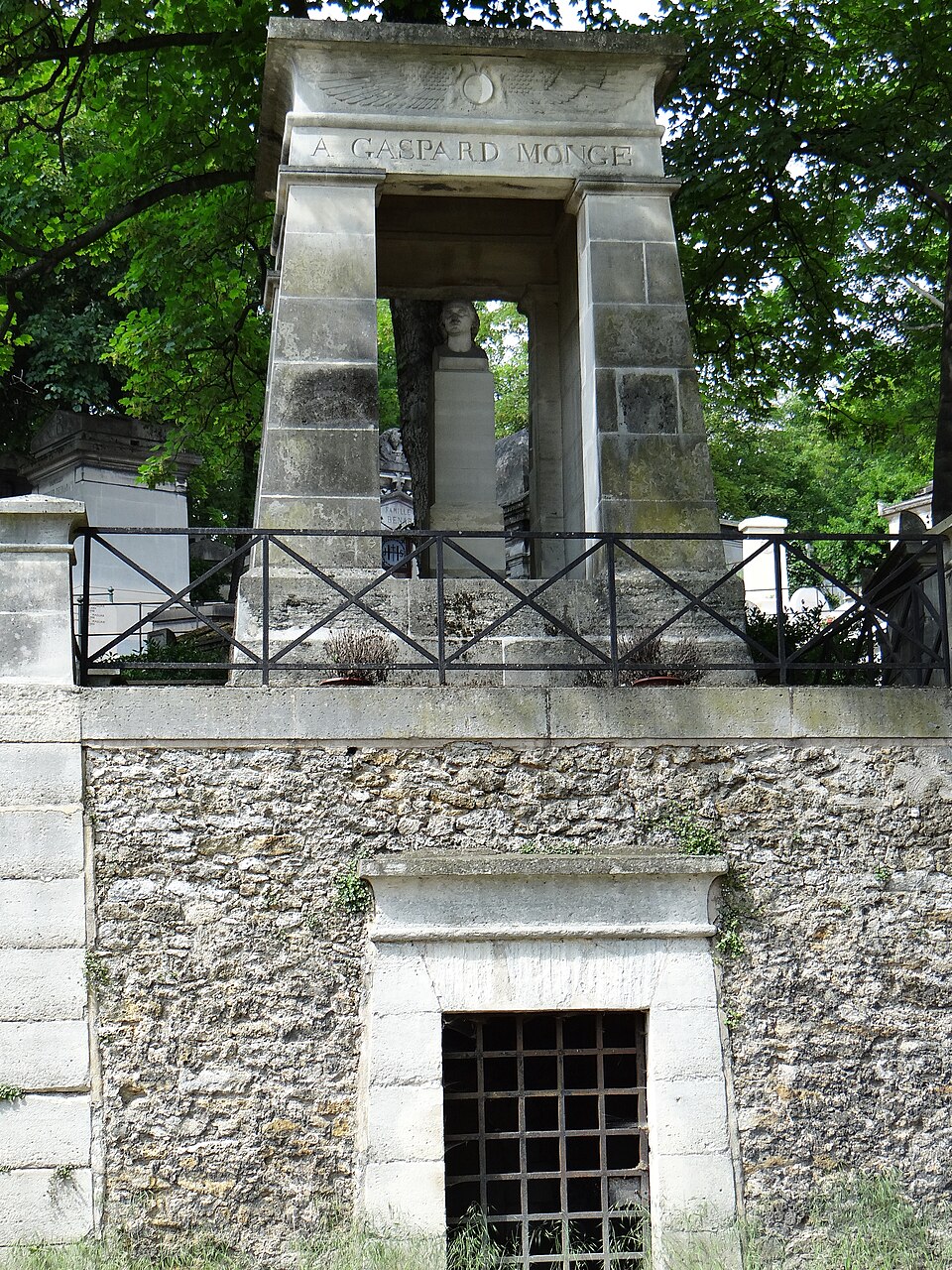 A photograph of Gaspard Monge's mausoleum