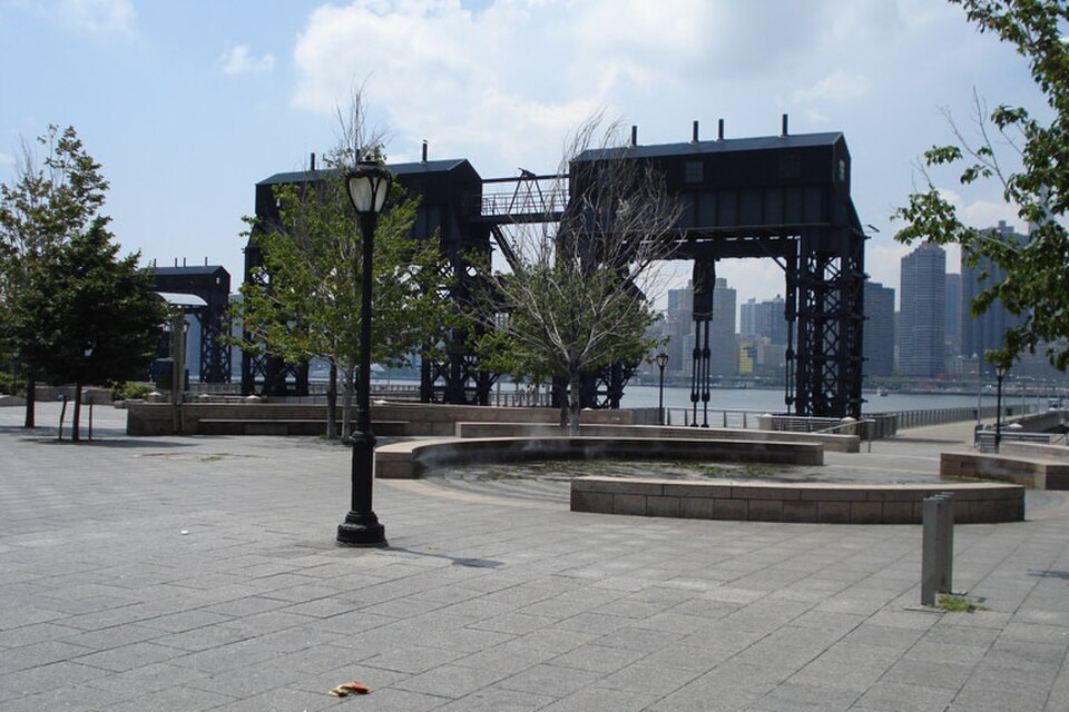 A photograph of Gantry Plaza State Park