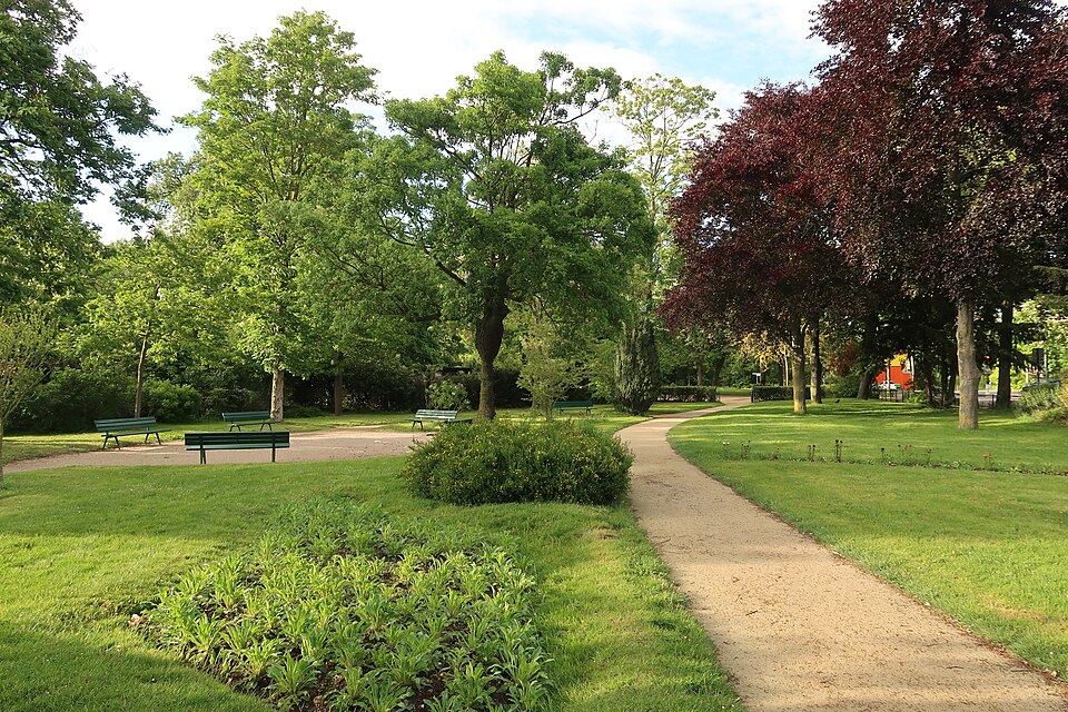 A photograph of square de Passy
