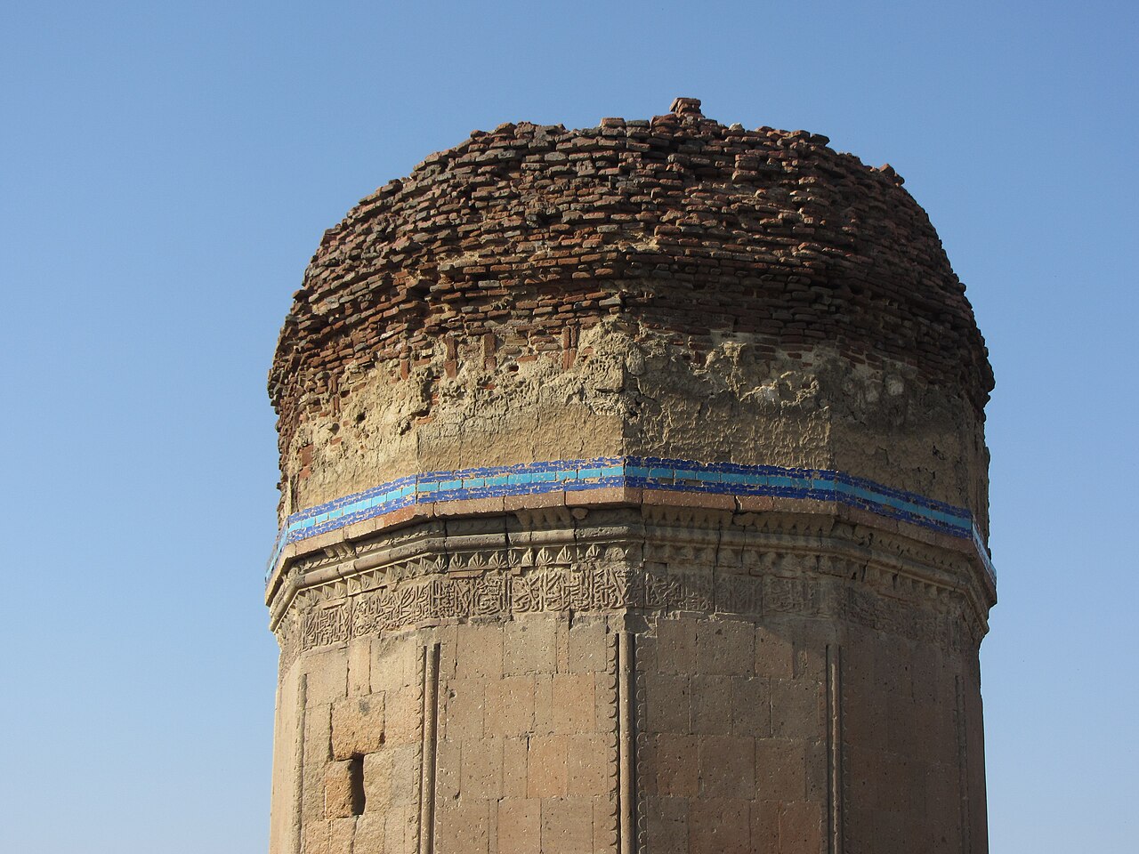 Una fotografia di Argavand Funerary Tower