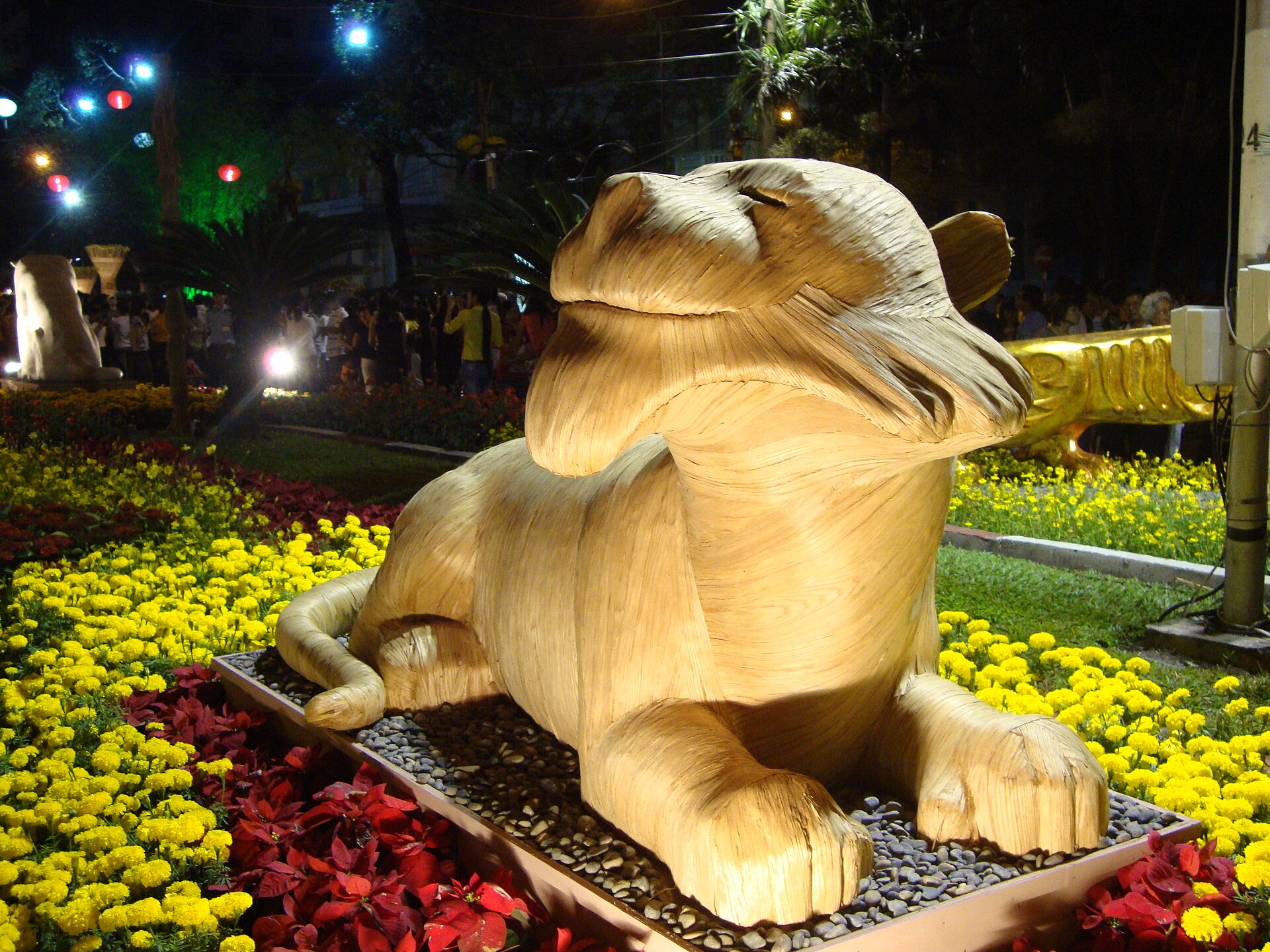 Phố đi bộ Nguyễn Huệ