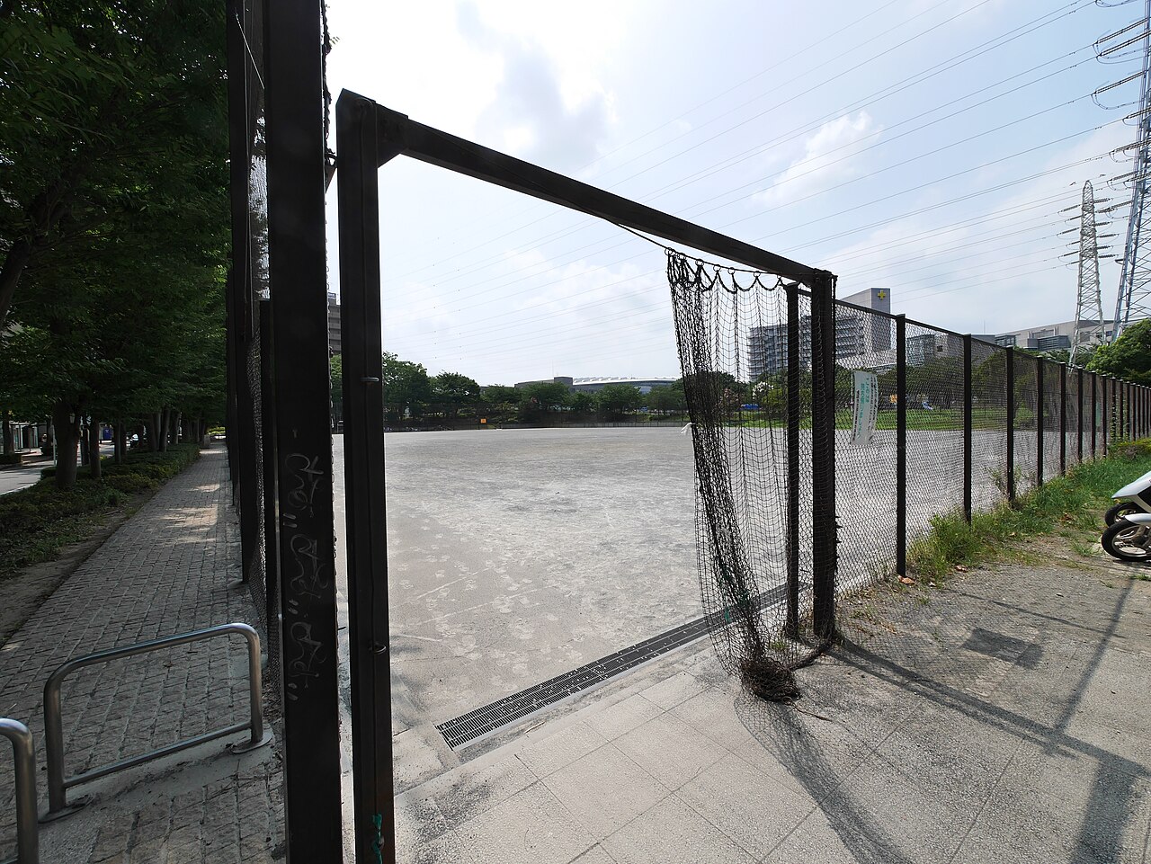Shin-Yokohama Ekimae Park fotoğrafı