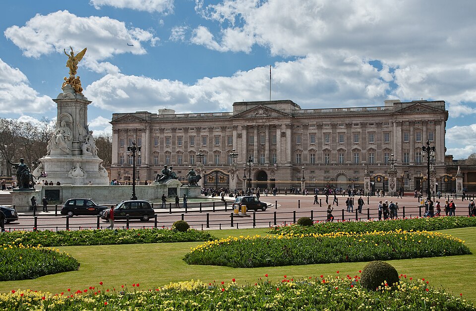A photograph of Buckingham Palace