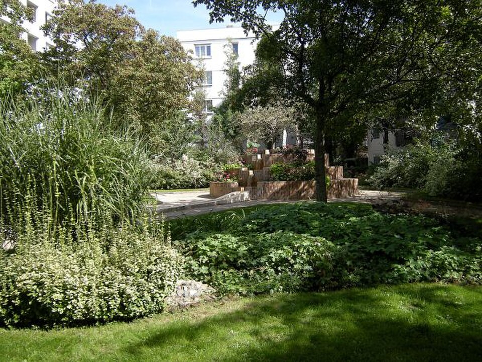 A photograph of square Frédéric-Rossif
