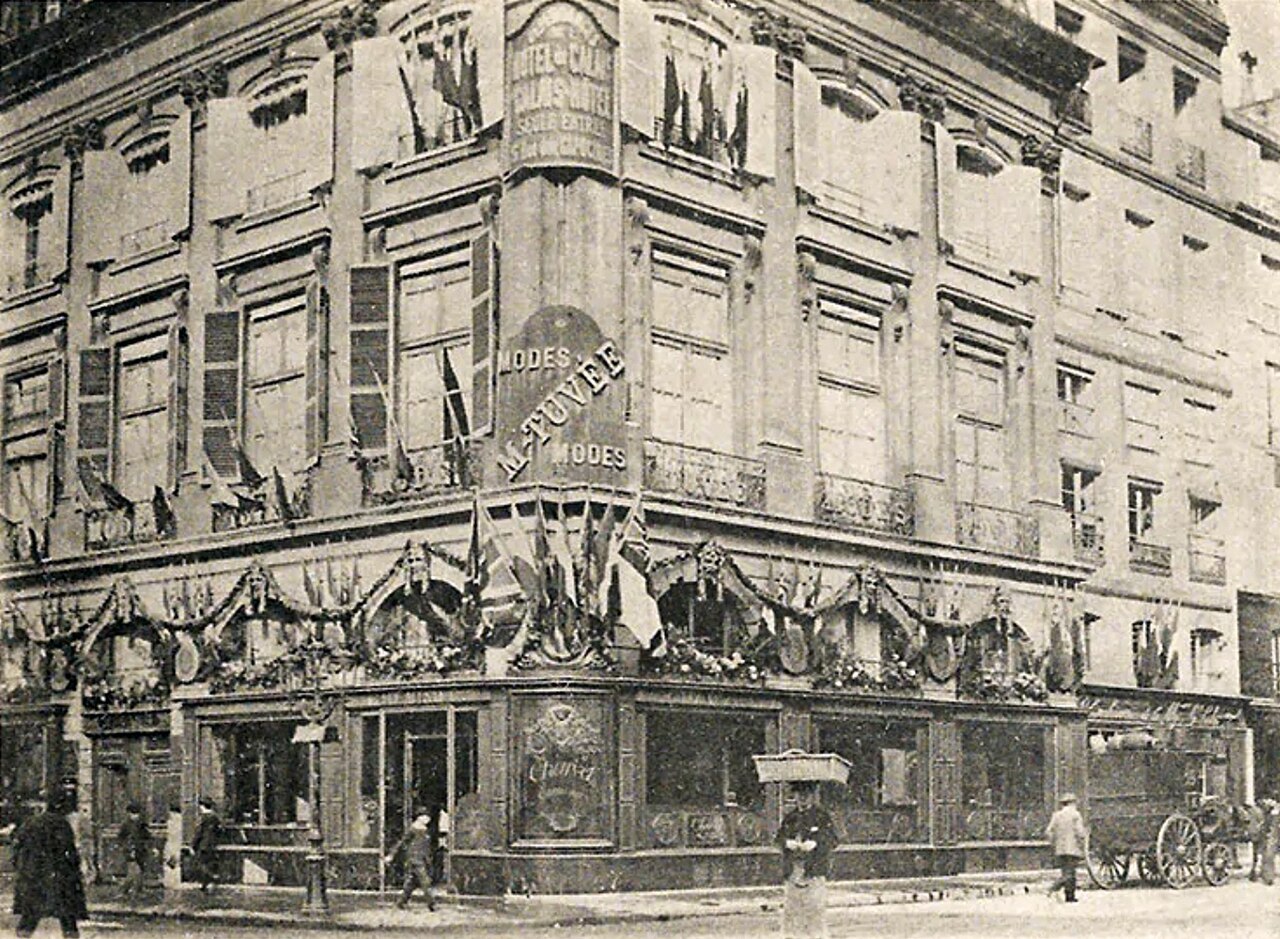 A photograph of Place Vendome