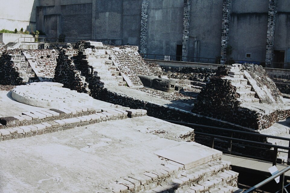 A photograph of Templo Mayor