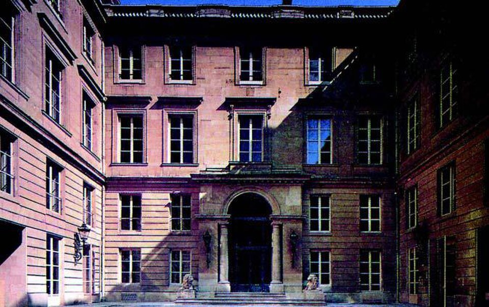 A photograph of Hôtel de Saint-Florentin