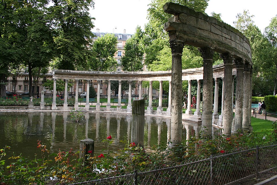 A photograph of parc Monceau