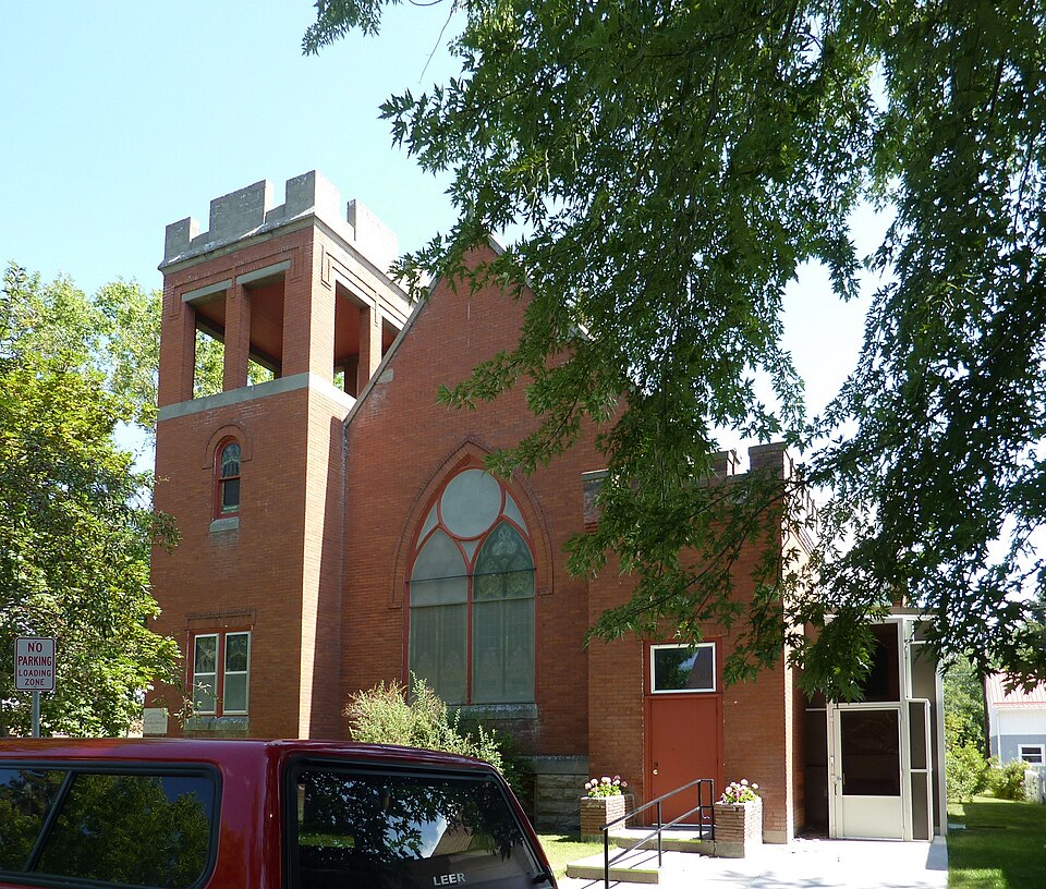 A photograph of Redeemer Lutheran Church