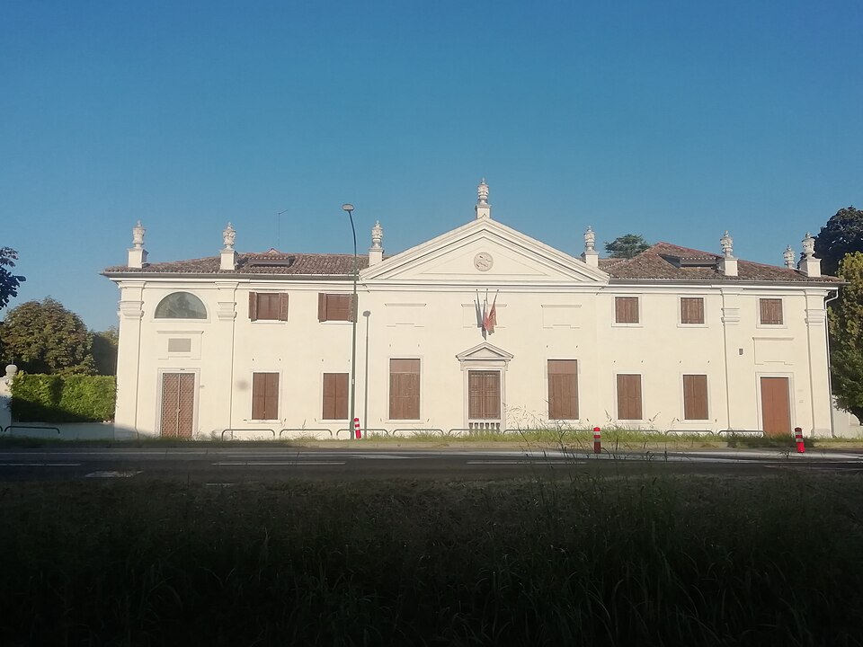 A photograph of Villa Algarotti-Berchet