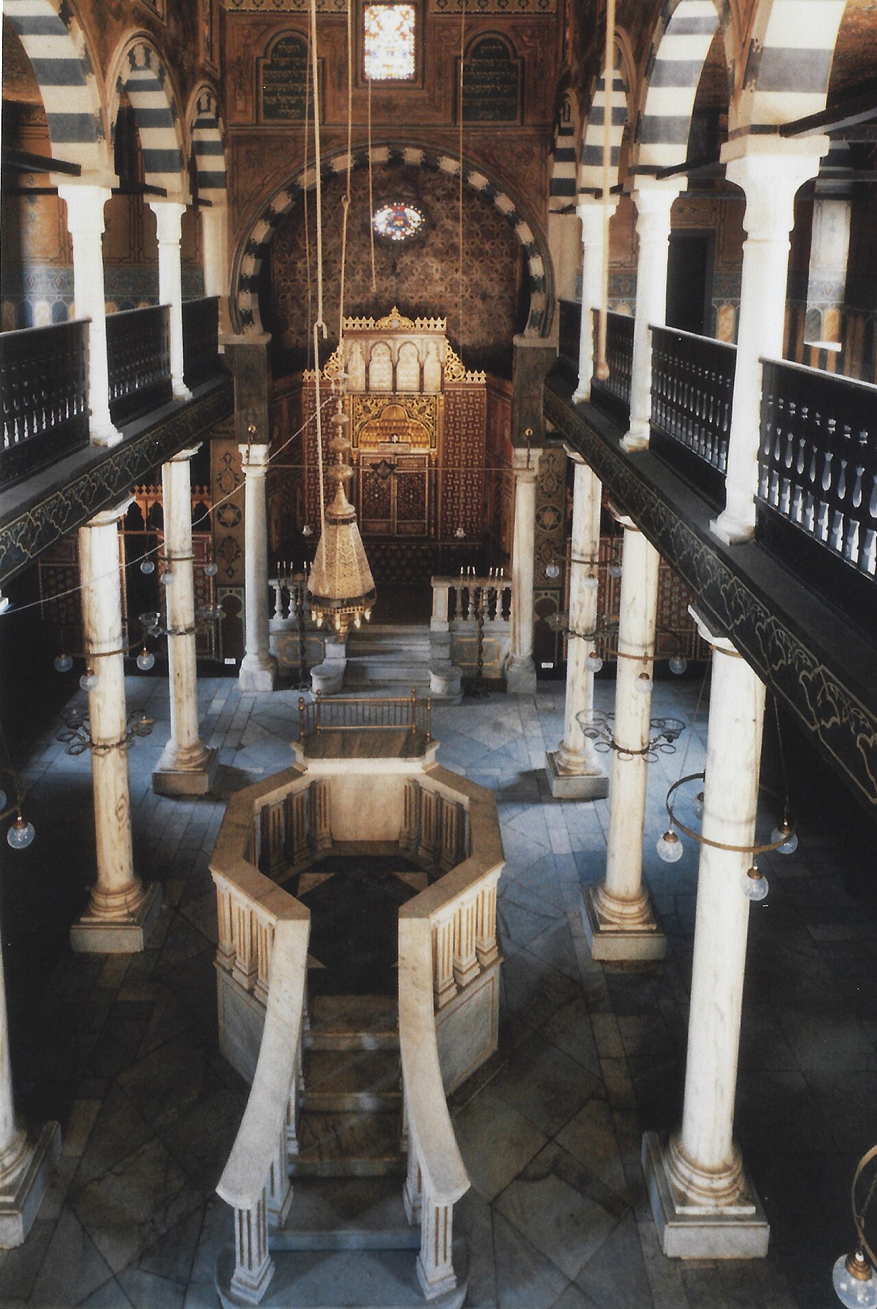 A photograph of Ben Ezra Synagogue