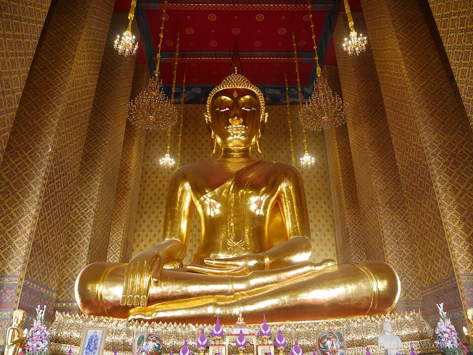 A photograph of Wat Kalayanamitr
