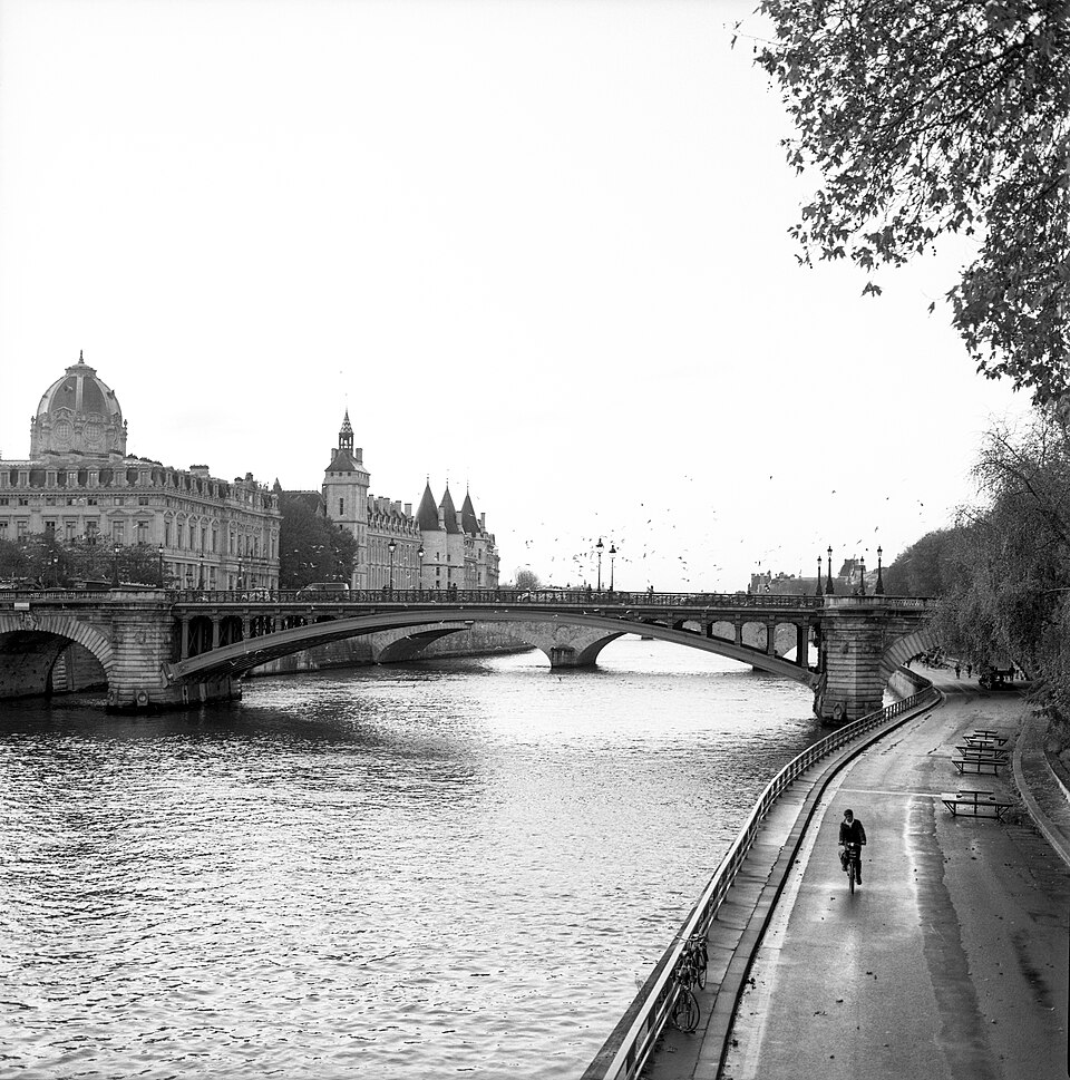 A photograph of Palais de Justice