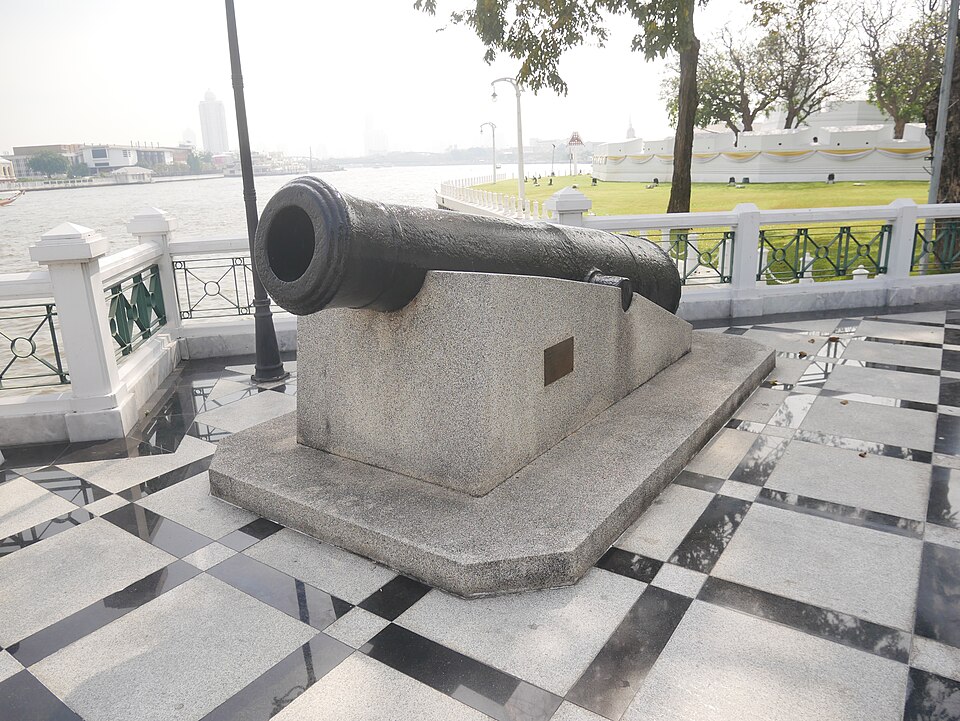 A photograph of Phra Racha Wang Derm