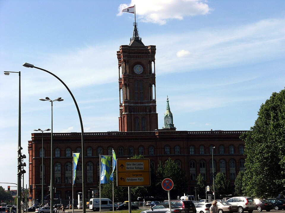 A photograph of Rotes Rathaus