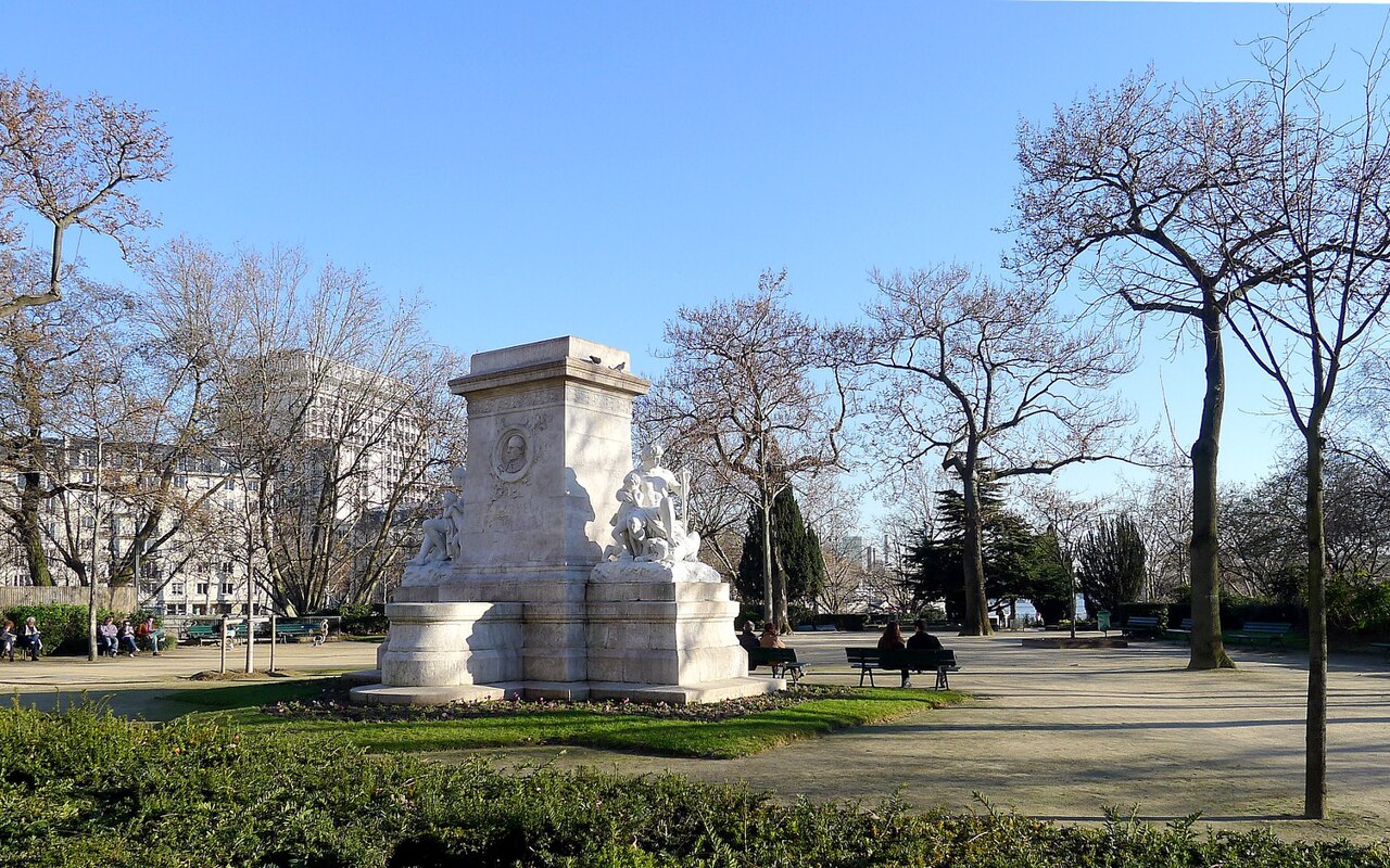 Barye Bahçe-Meydanı
