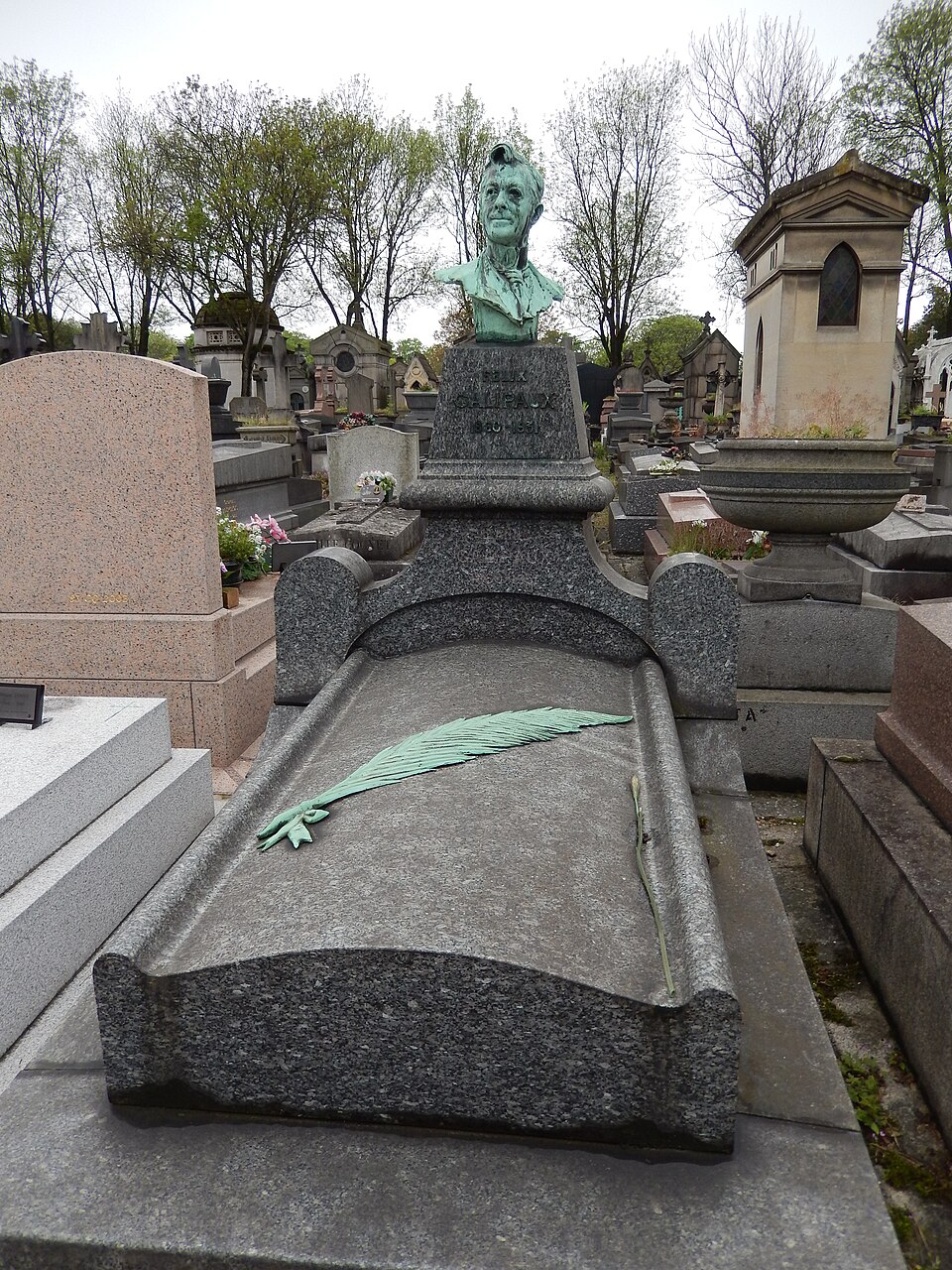 A photograph of Grave of Galipaux