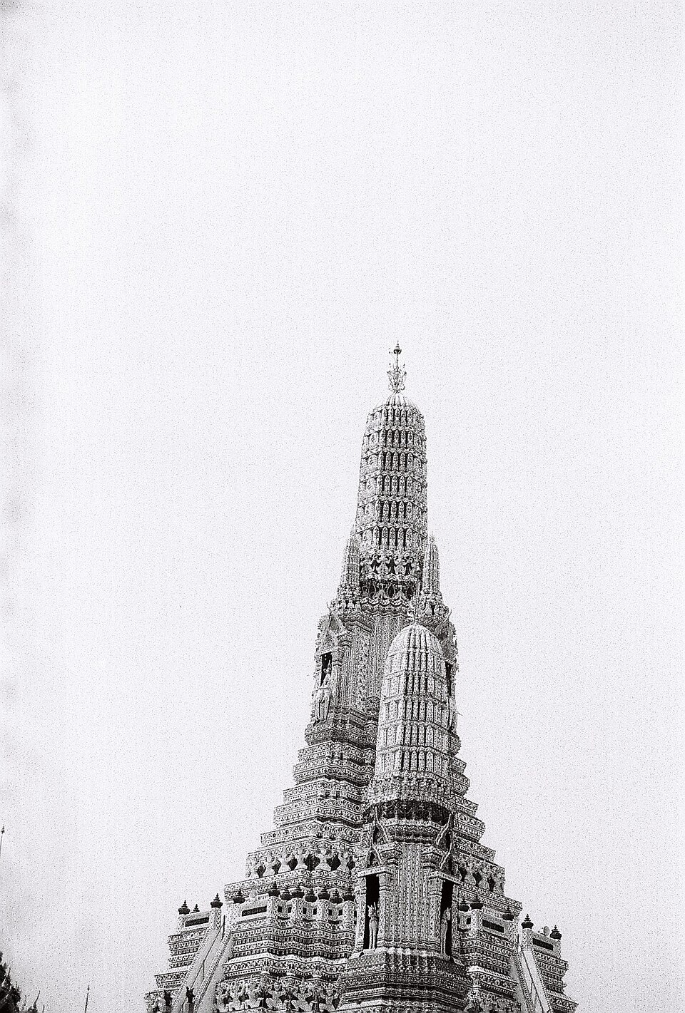 A photograph of Wat Arun