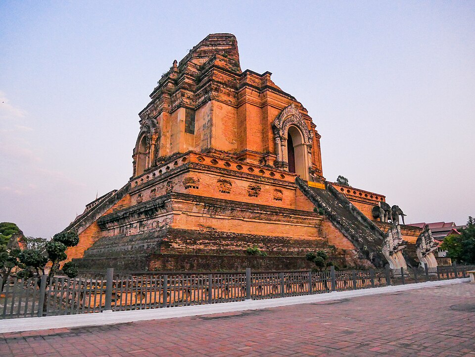 A photograph of Wat Chedi Luang