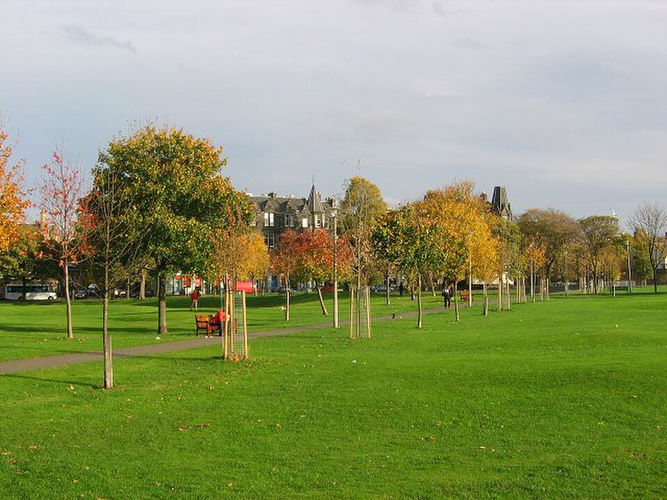 A photograph of Bruntsfield Links
