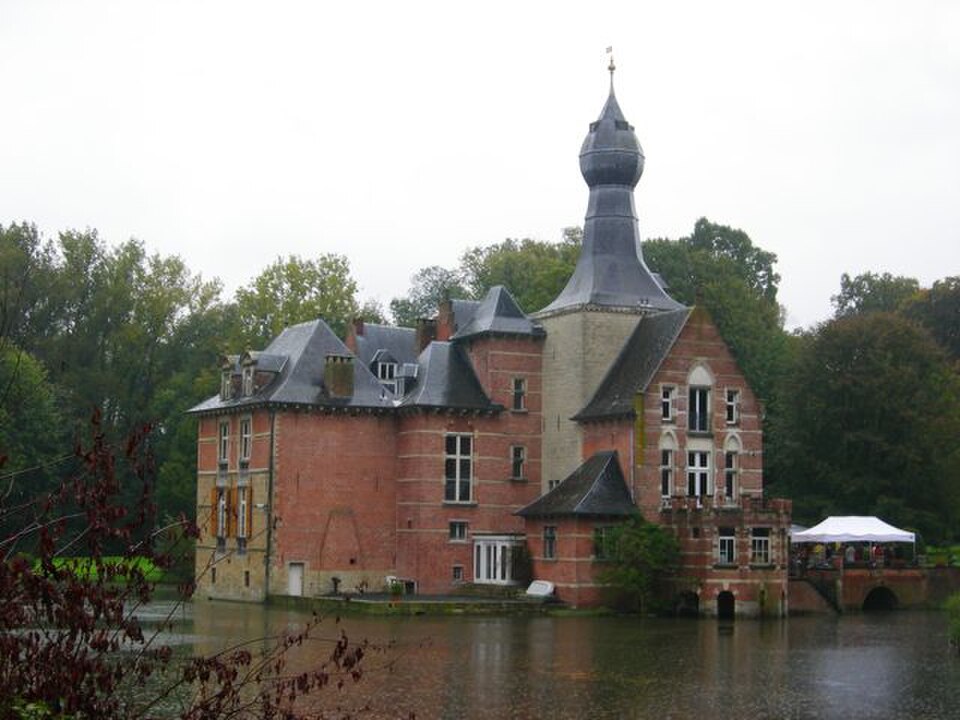 A photograph of Rivieren Castle
