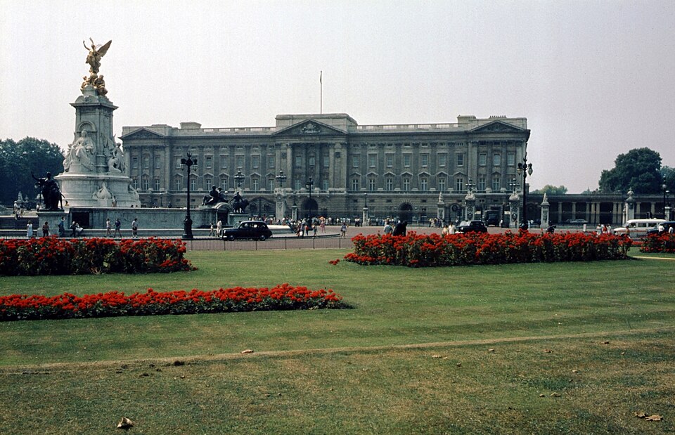A photograph of Buckingham Palace