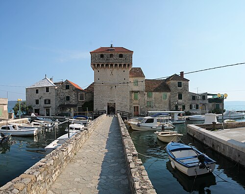 Kastel Gomilica Castle