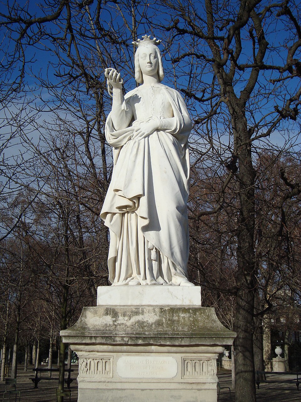 A photograph of Statue of Anne of Brittany
