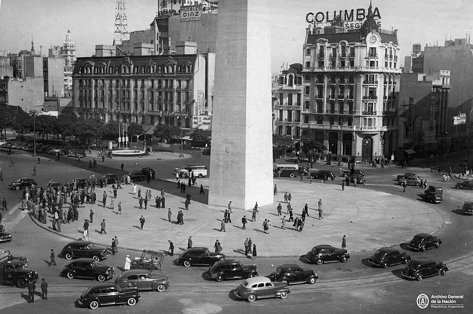A photograph of Obelisco de Buenos Aires