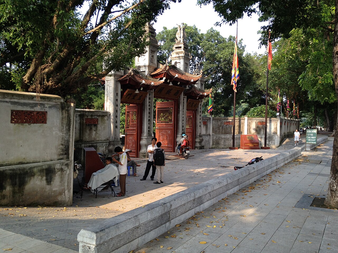 A photograph of Voi Phục