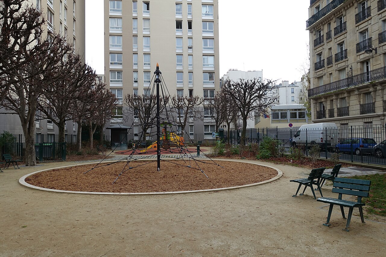 صورة square Frédéric-Bazille