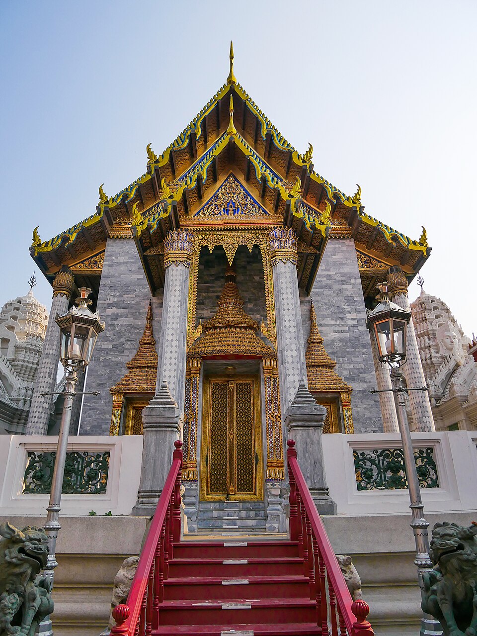 A photograph of Wat Ratchapradit